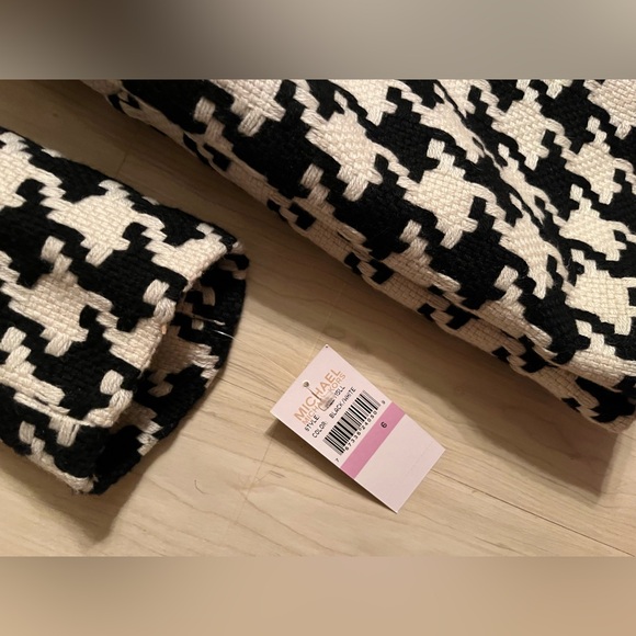 Michael Kors NWT LARGE HOUNDSTOOTH WRAP COAT 🖤🤍VERY RARE NWT COAT! - Picture 9 of 13
